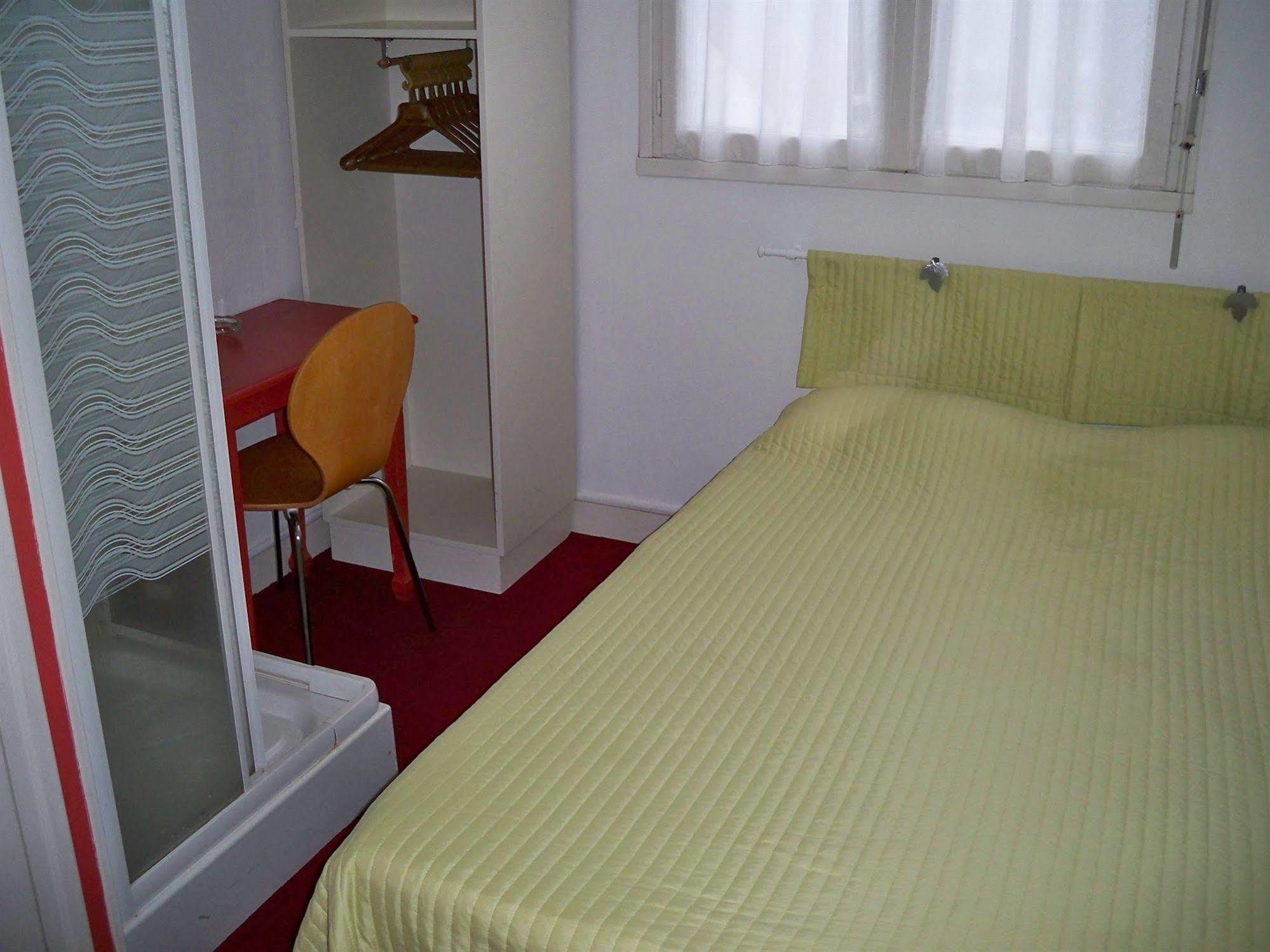 Hotel Victor Hugo Lorient Esterno foto